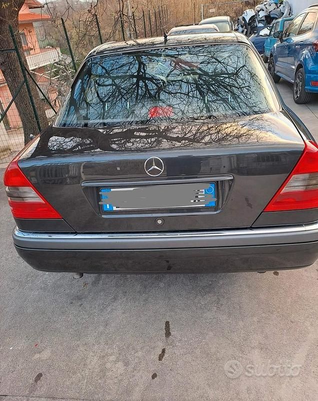 Usata Mercedes 180 Elegance 1995 Nero Berlina