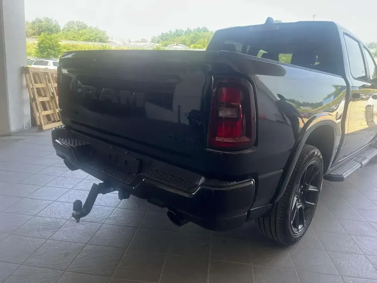 Nuova RAM 1500 396 CV (291 kW) 2026 Nero Pick-up