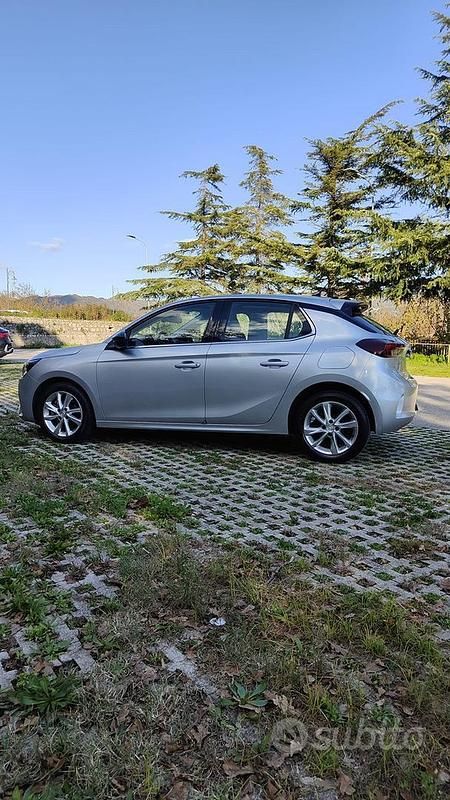 Usata Opel Corsa Elegance 101 CV (74 kW) 2022 Grigio Berlina
