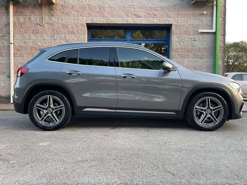 Usata Mercedes GLA180 Premium 116 CV (85 kW) 2022 Grigio montagna SUV