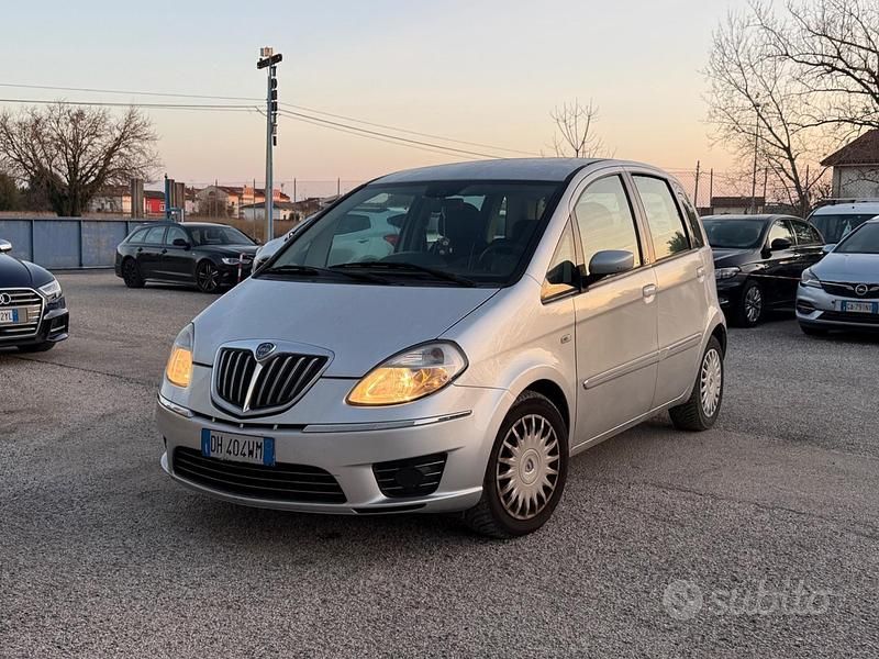 Usata Lancia Musa 77 CV (56 kW) 2009 Grigio Monovolume
