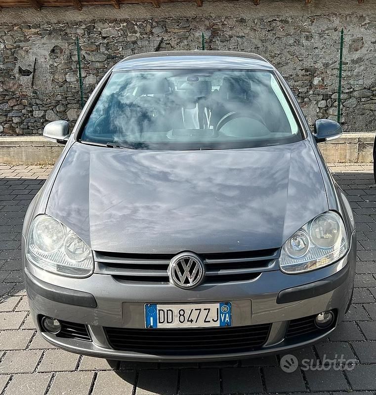 Usata 2006 VW Golf V Comfortline Tre volumi | 3000 € (Cara) - Immagine 1/4