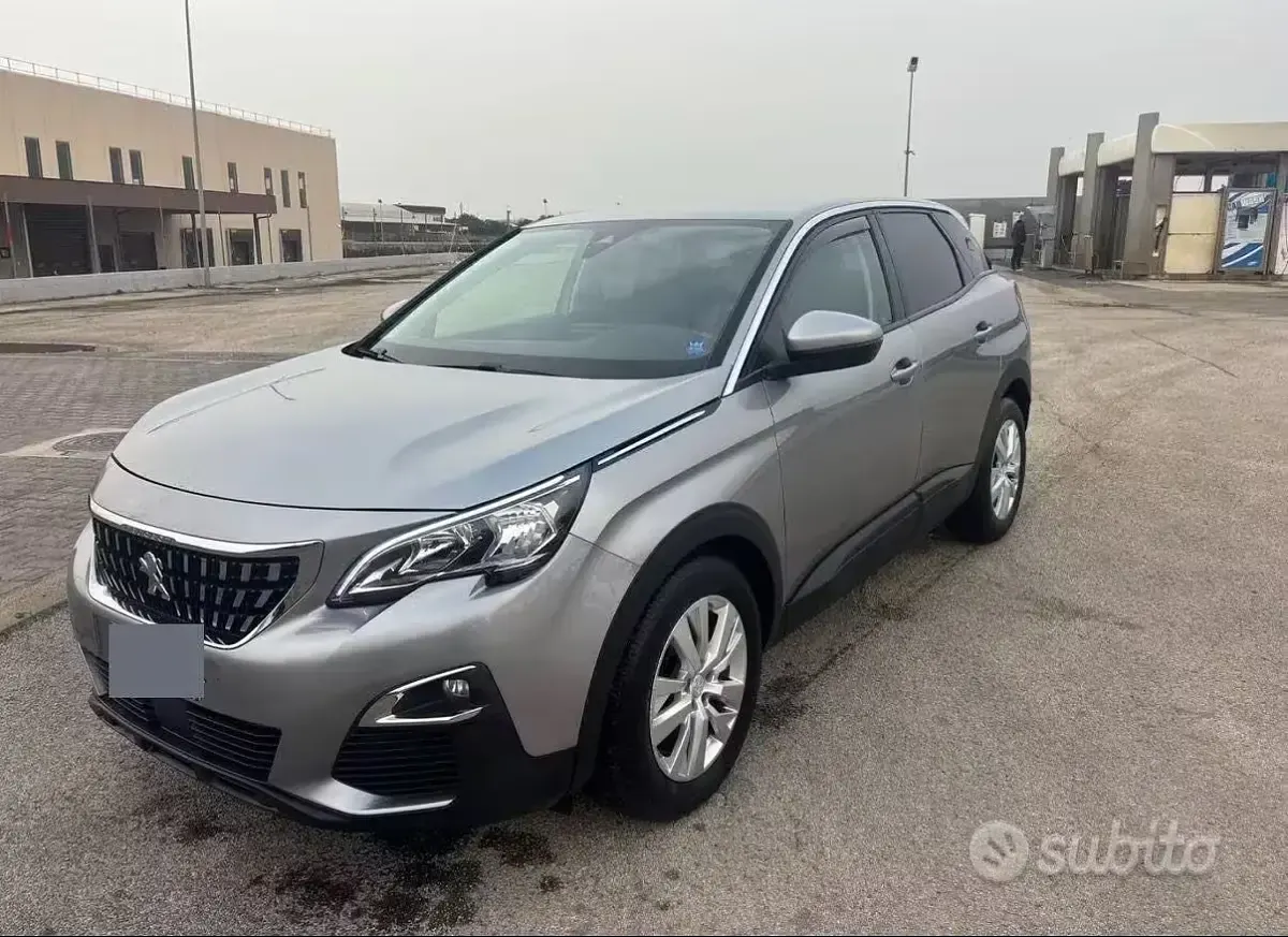 Usata Peugeot 3008 150 CV (110 kW) 2019 Grigio SUV