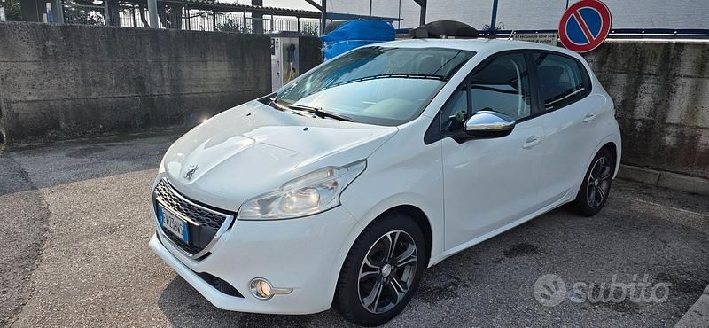 Usata Peugeot 2008 68 CV (50 kW) 2014 Bianco SUV
