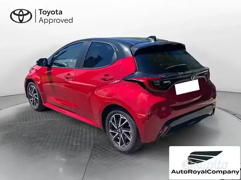 Usata Toyota Yaris Hybrid Style 115 CV (84 kW) 2023 Rosso Berlina