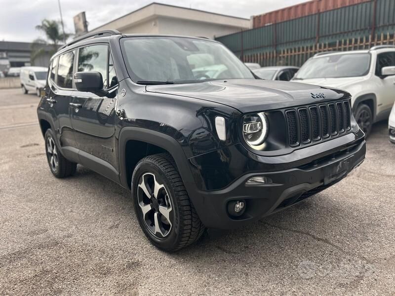 Usata Jeep Renegade Trailhawk 240 CV (176 kW) 2021 Nero SUV