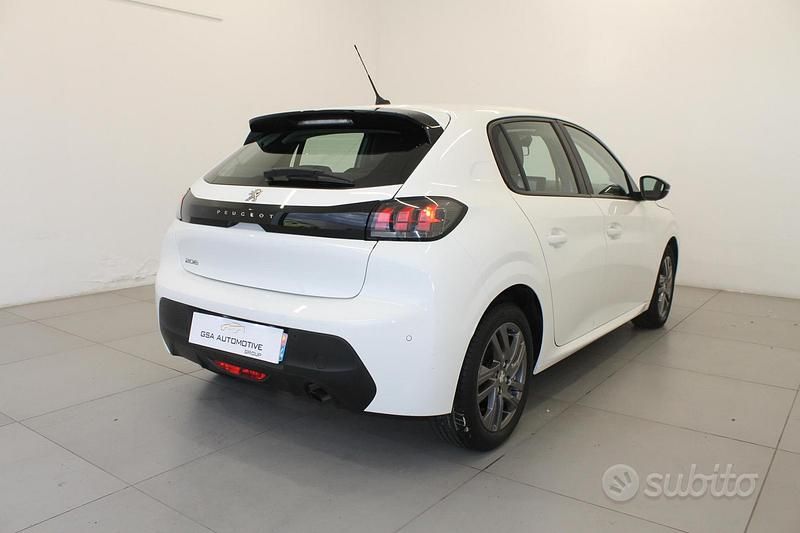Usata Peugeot 208 Allure 101 CV (74 kW) 2022 Bianco Utilitaria