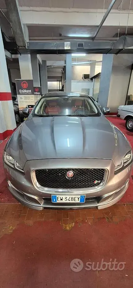 Usata Jaguar XJ 275 CV (202 kW) 2014 Grigio Berlina