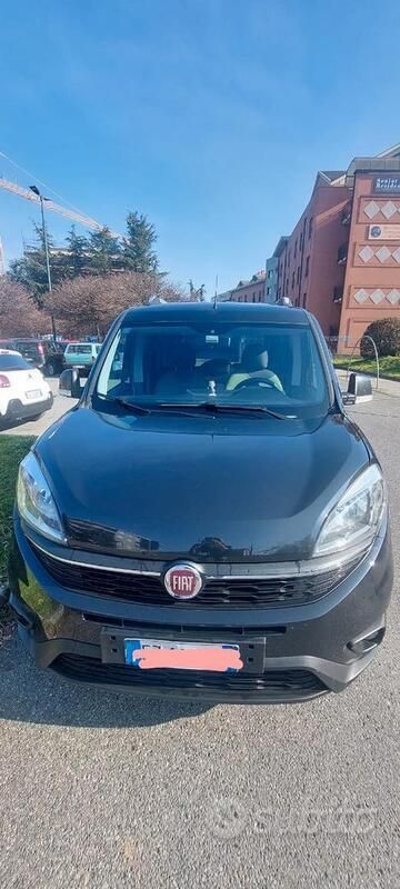 Usata Fiat Doblò Lounge 105 CV (77 kW) 2015 Nero Monovolume