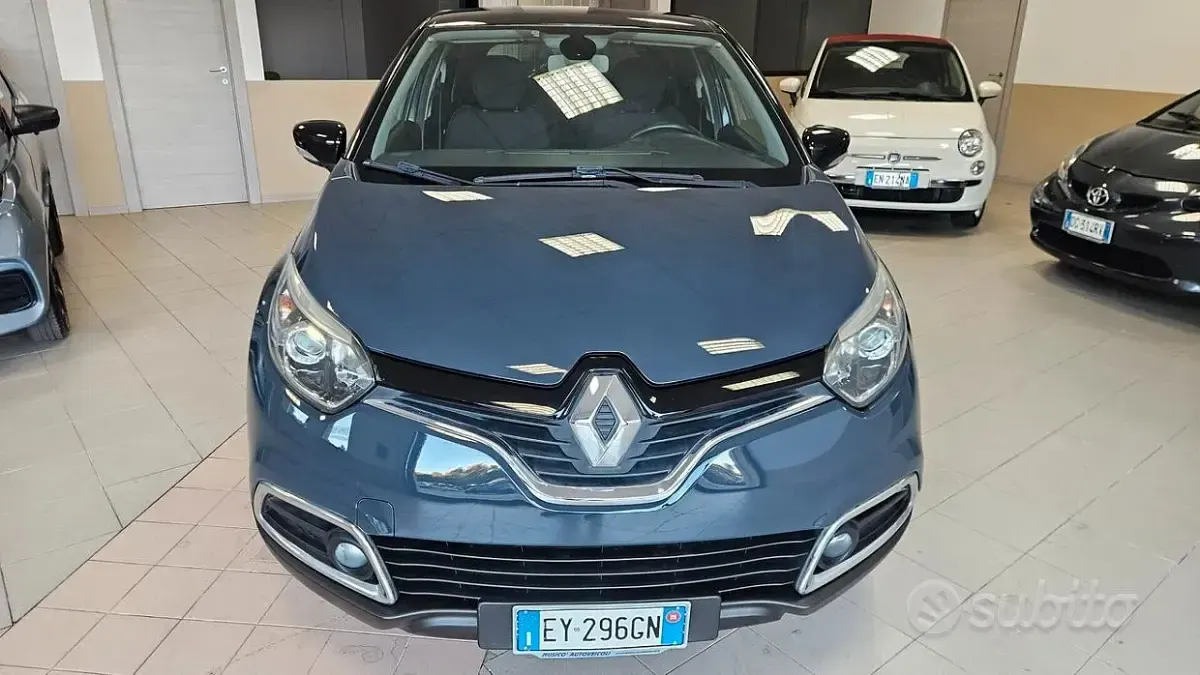 Usata Renault Captur 90 CV (66 kW) 2015 Bluazzurro SUV