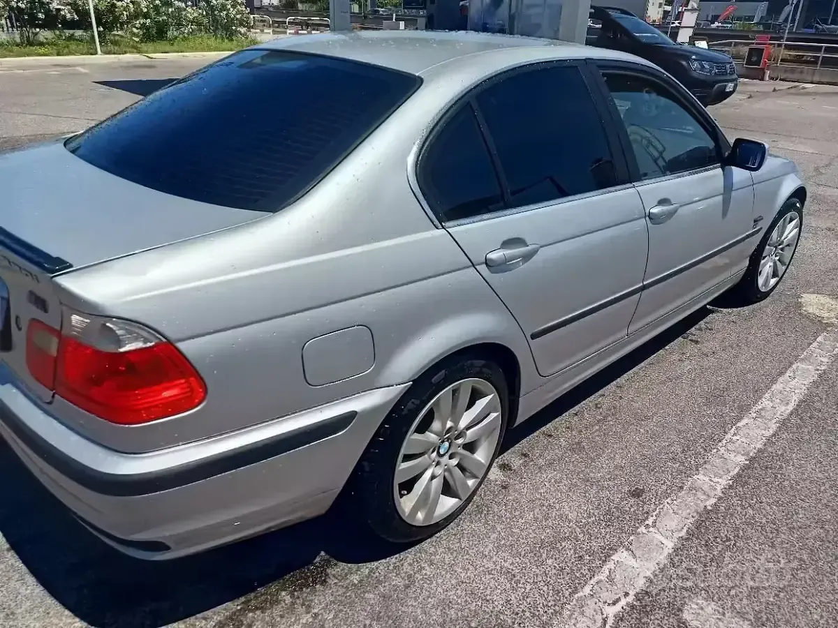 Usata BMW 320 Efficient Dynamics 150 CV (110 kW) 1999 Grigio Berlina