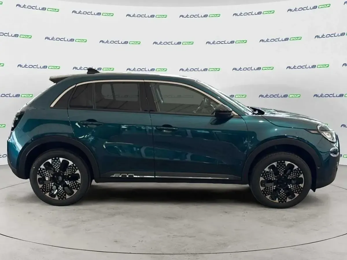 Nuova Fiat 600 La Prima 110 CV (80 kW) 2026 Verde SUV