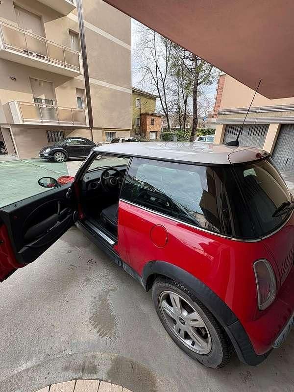 Usata Mini One D 75 CV (55 kW) 2005 Rosso Utilitaria