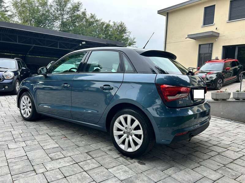 Usata Audi A1 Sportback Ambiente 90 CV (66 kW) 2017 Blu/azzurro Utilitaria