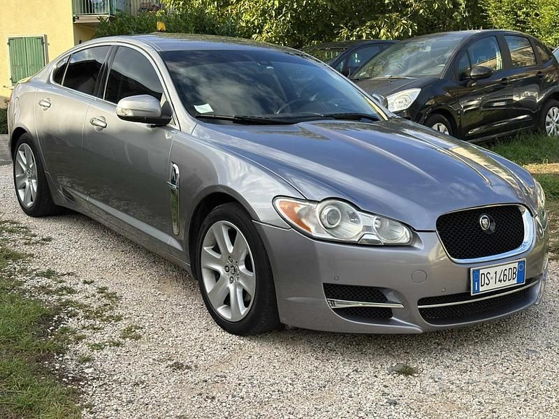 Usata Jaguar XF Premium Luxury 238 CV (175 kW) 2008 Grigio Berlina