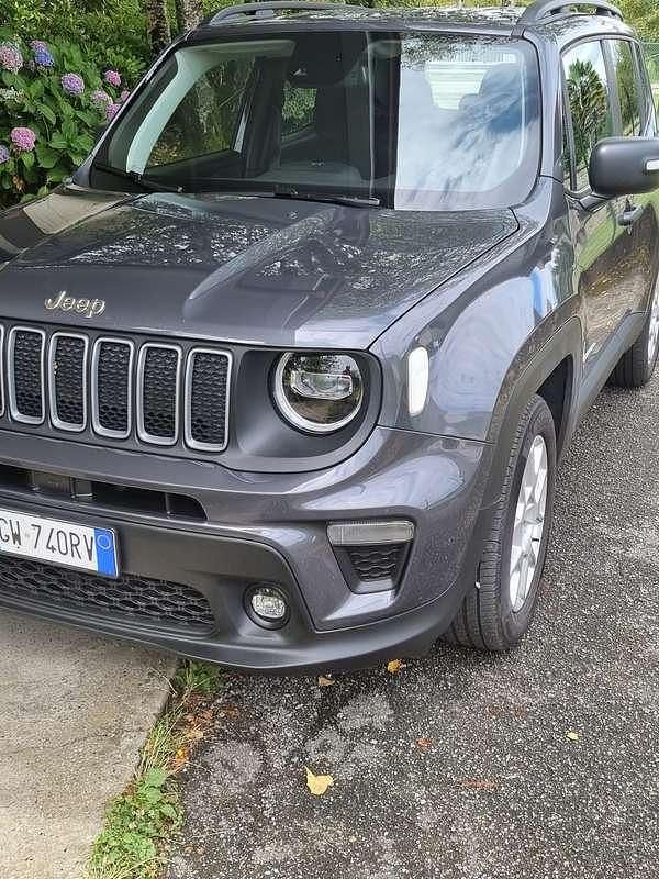 Grigio Usata 2024 Jeep Renegade Altitude SUV | 26.900 € (Molto cara) - Immagine 1/2