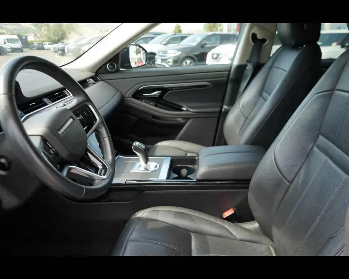 Usata Land Rover Range Rover evoque SE 163 CV (119 kW) 2022 Santorini black SUV
