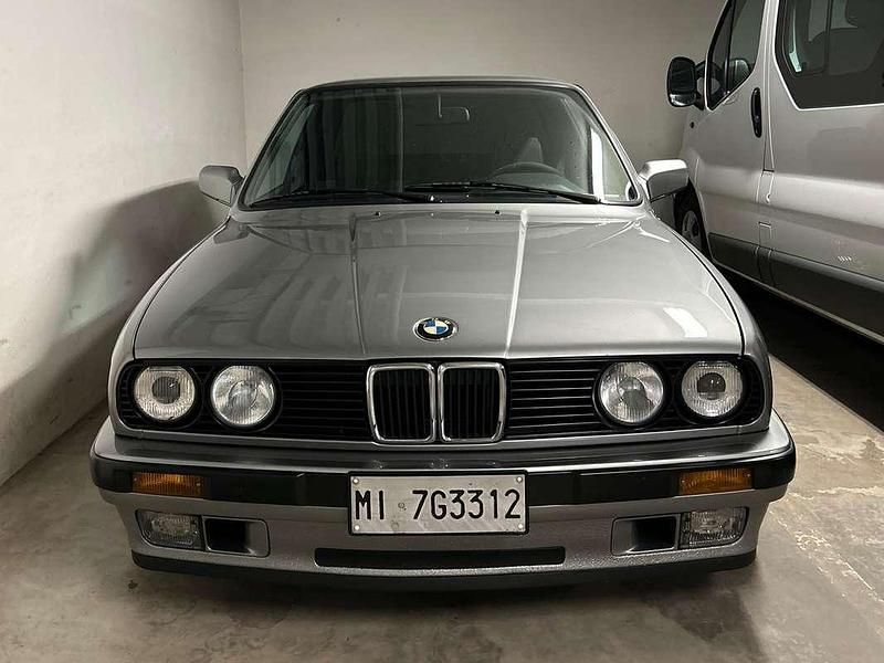 Usata BMW 318 116 CV (85 kW) 1988 Argento Berlina
