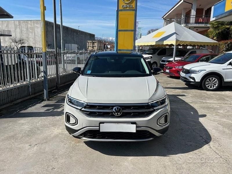 Usata VW T-Roc Style 110 CV (80 kW) 2022 Beige SUV
