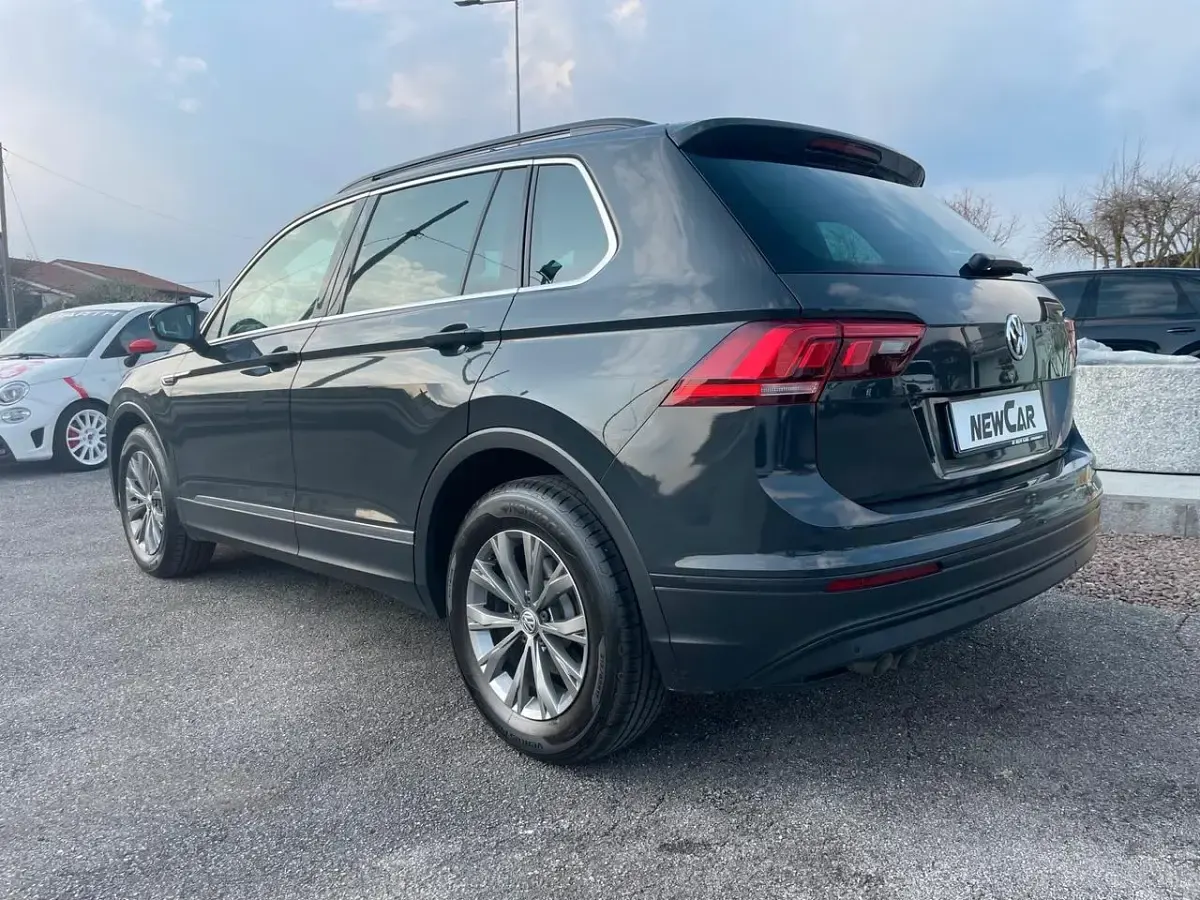 Usata VW Tiguan Business 116 CV (85 kW) 2017 Grigio SUV