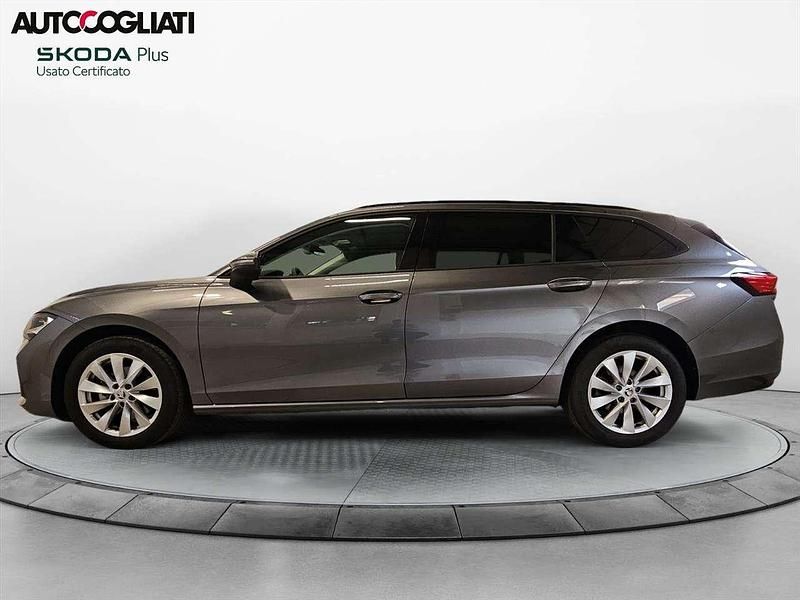 Usata Skoda Superb Style 150 CV (110 kW) 2024 Grigio graphite metallizzato Station wagon