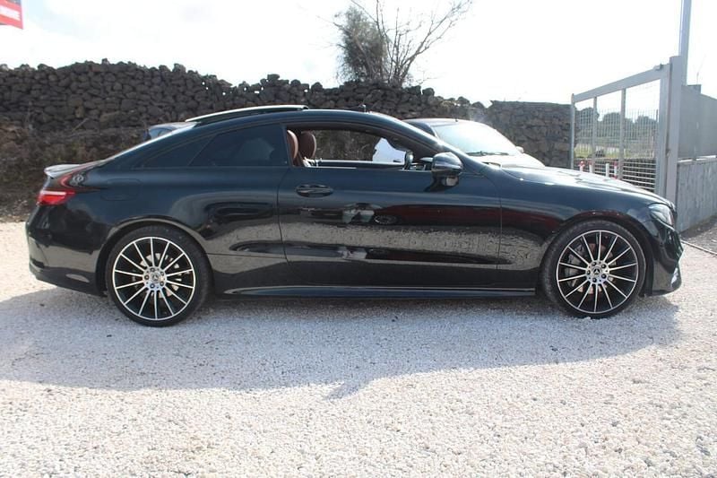 Usata Mercedes E300 244 CV (179 kW) 2018 Nero Coupé