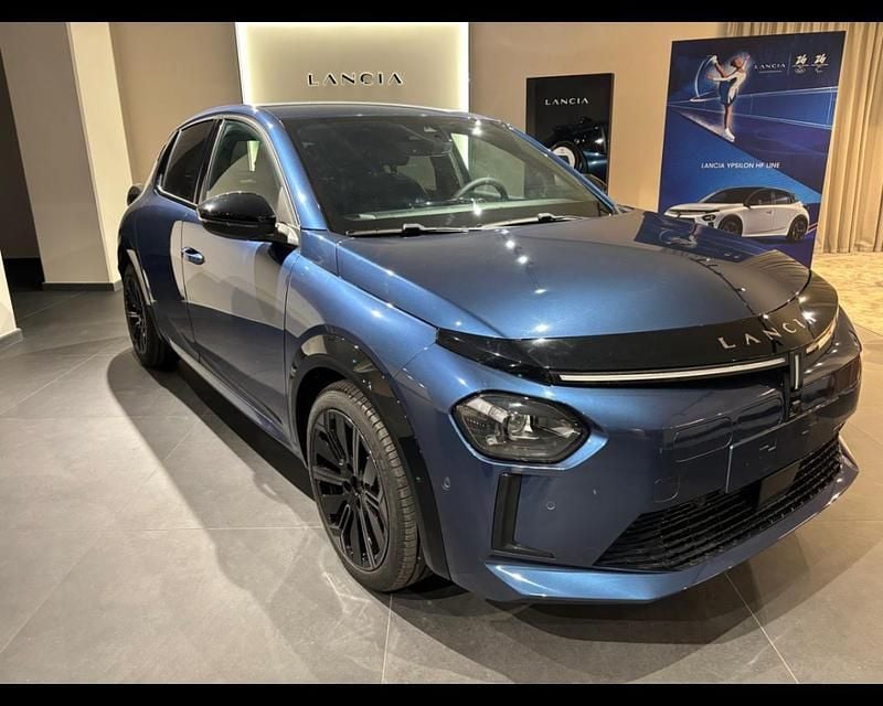 Nuova Lancia Ypsilon 114 kW (156 CV) 2026 Blu Utilitaria
