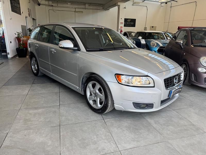 Usata Volvo V50 R-Design 114 CV (83 kW) 2011 Grigio Station wagon
