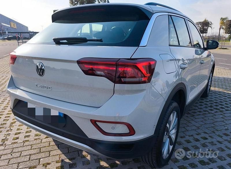 Usata VW T-Roc Life 110 CV (80 kW) 2023 Beige SUV