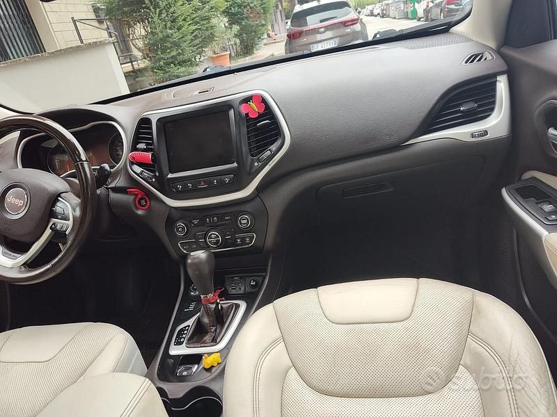 Usata Jeep Cherokee Overland 200 CV (147 kW) 2017 Nero SUV