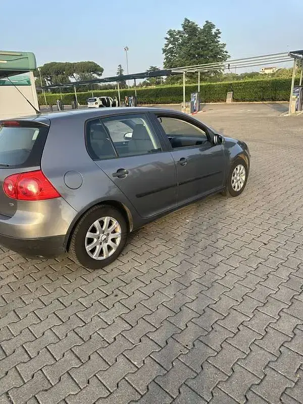 Usata VW Golf VI Comfortline 102 CV (75 kW) 2008 Utilitaria