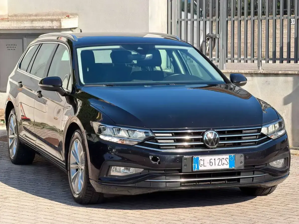 Usata VW Passat 122 CV (89 kW) 2022 Nero Station wagon