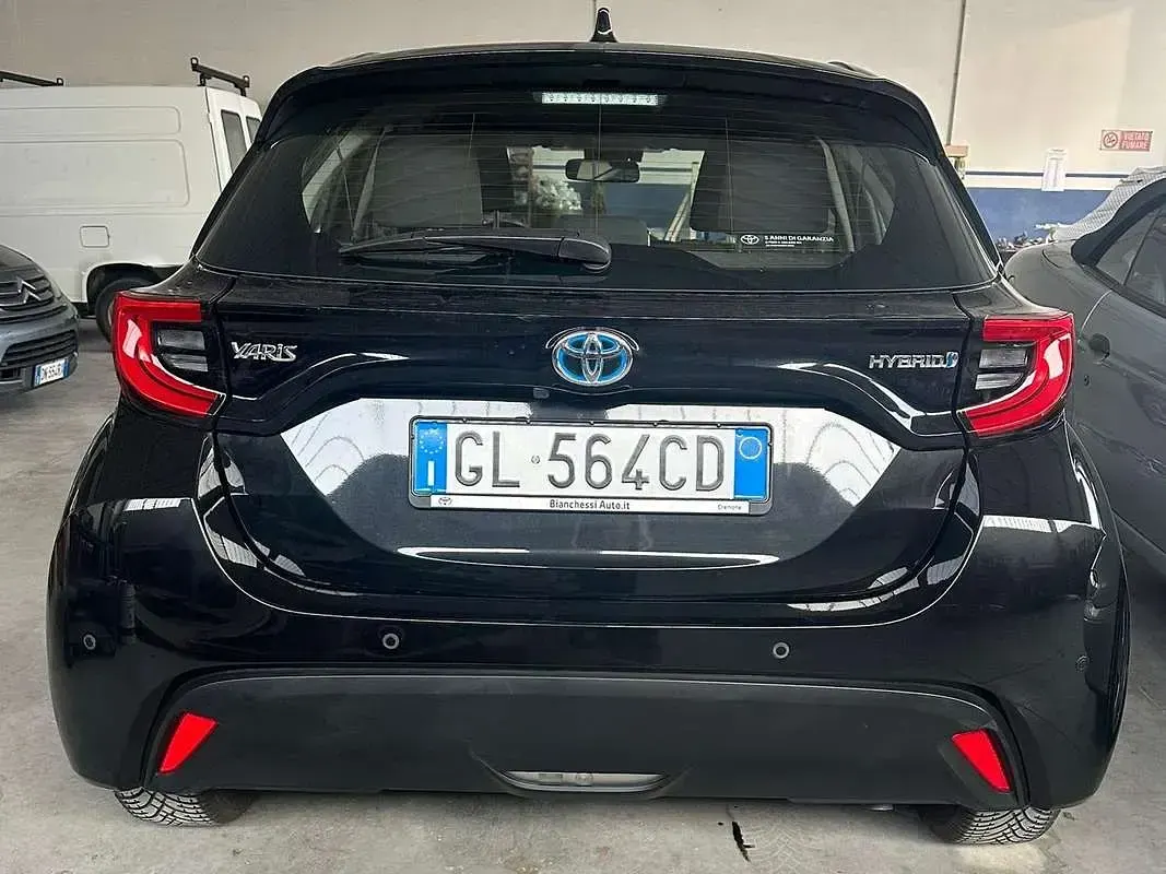 Usata Toyota Yaris Hybrid Business Edition 92 CV (67 kW) 2023 Nero Berlina