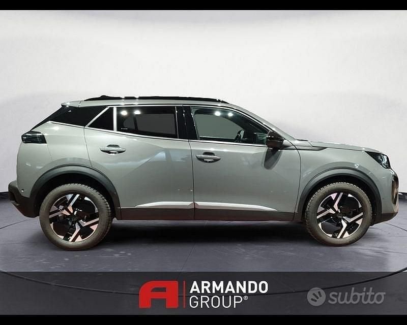 Usata Peugeot 2008 Allure 101 CV (74 kW) 2024 Grigio SUV
