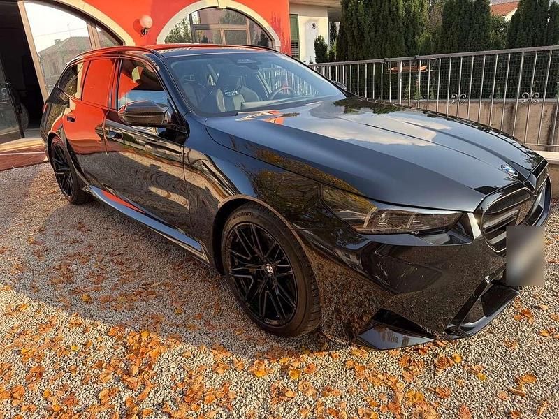 Nuova BMW M5 585 CV (430 kW) 2025 Nero Station wagon
