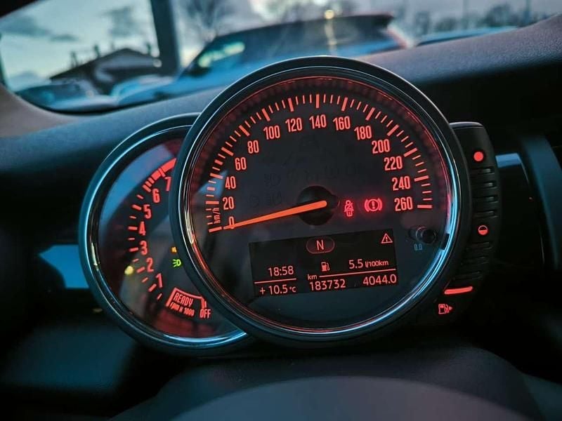 Usata Mini ONE 75 CV (55 kW) 2015 Nero Utilitaria