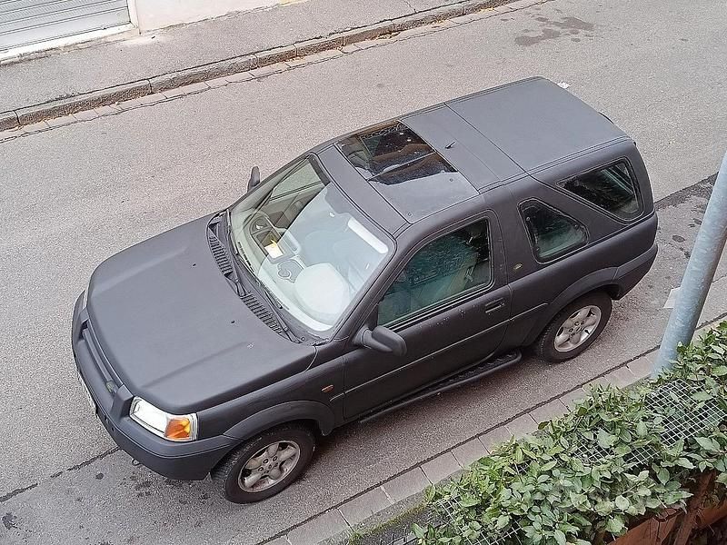 Nero Usata 1998 Land Rover Freelander SUV | 2800 € (Cara) - Immagine 1/4