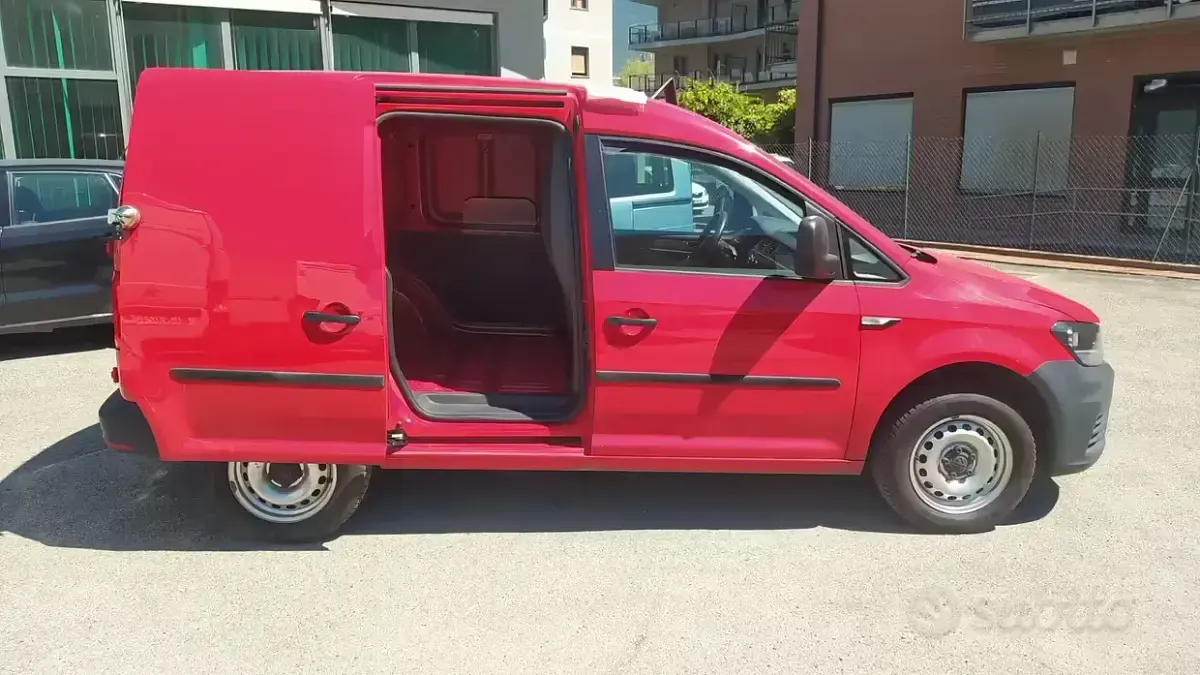 Usata VW Caddy 122 CV (89 kW) 2016 Rosso Monovolume