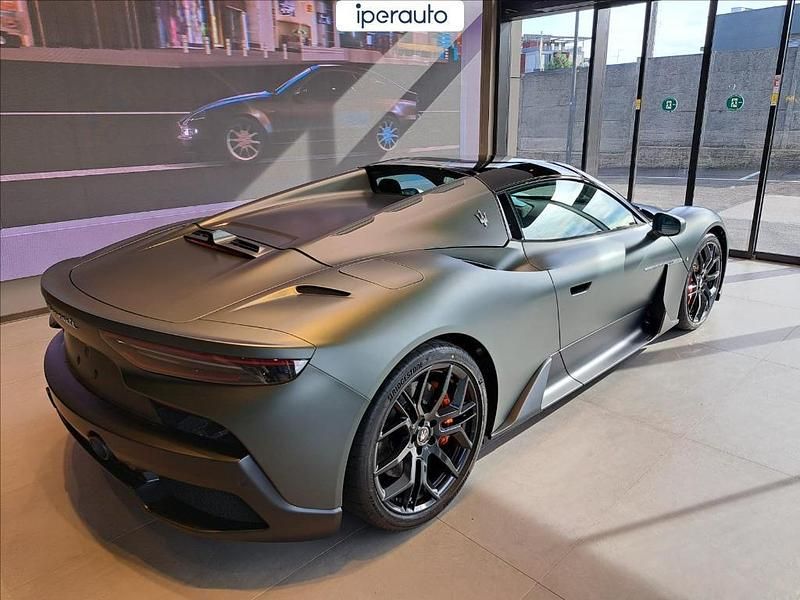 Nuova Maserati MC20 630 CV (463 kW) 2025 Verde opaco