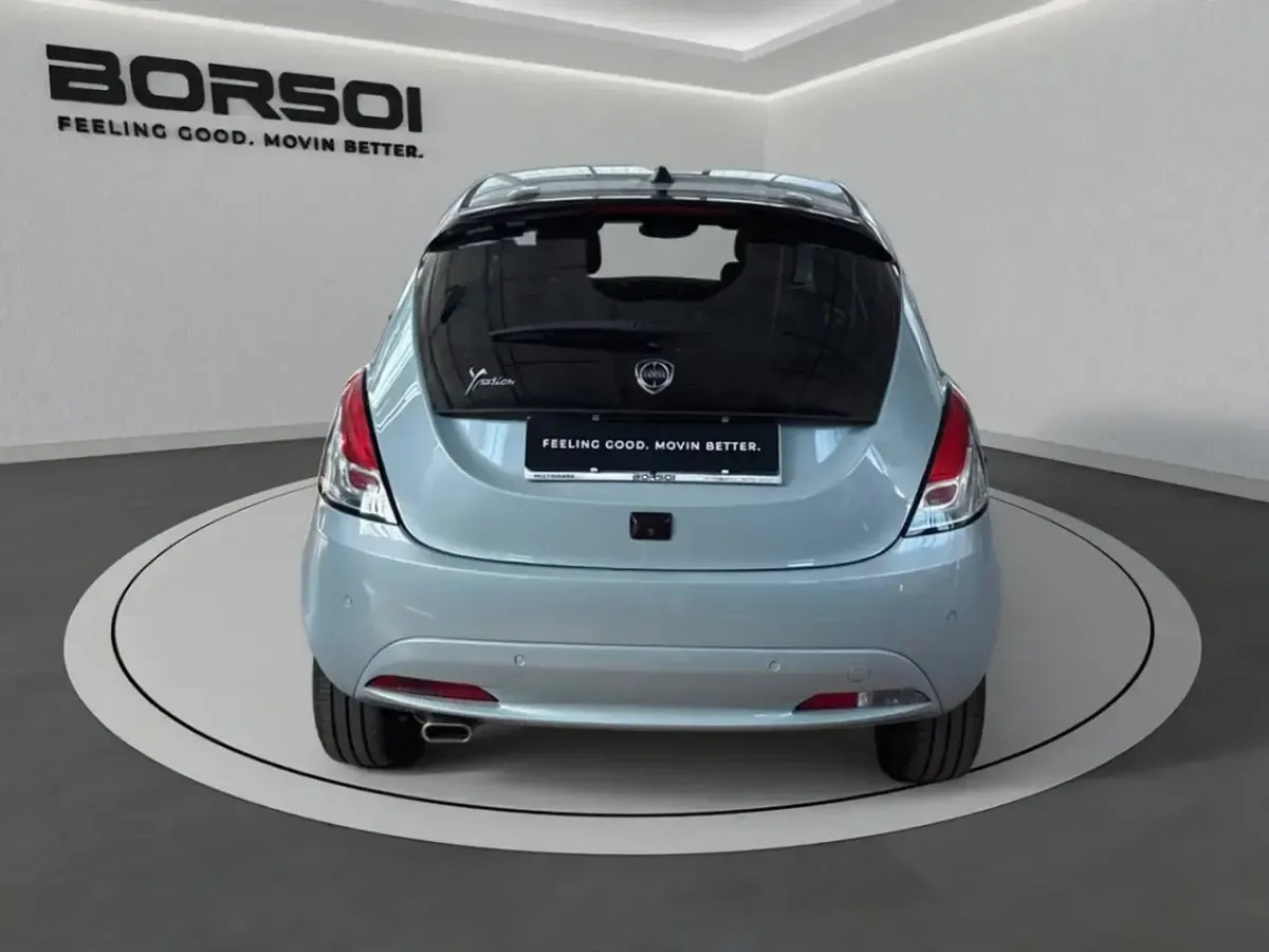 Usata Lancia Ypsilon 70 CV (51 kW) 2023 Azzurro Utilitaria