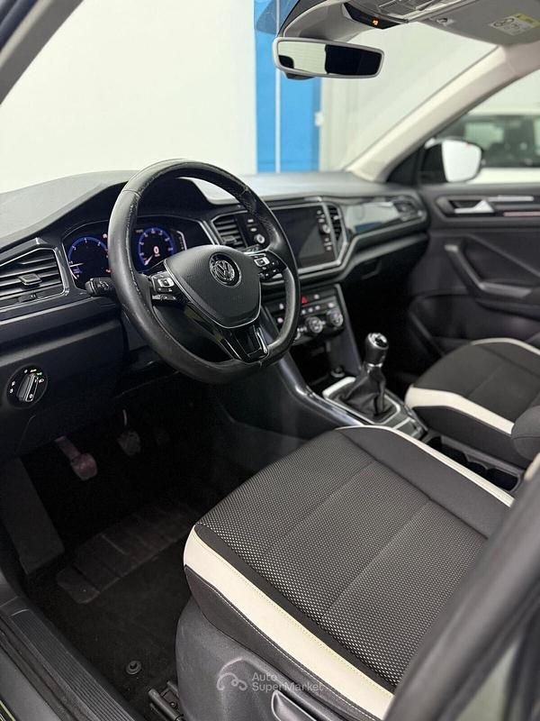 Usata VW T-Roc Advance 116 CV (85 kW) 2018 Grigio SUV