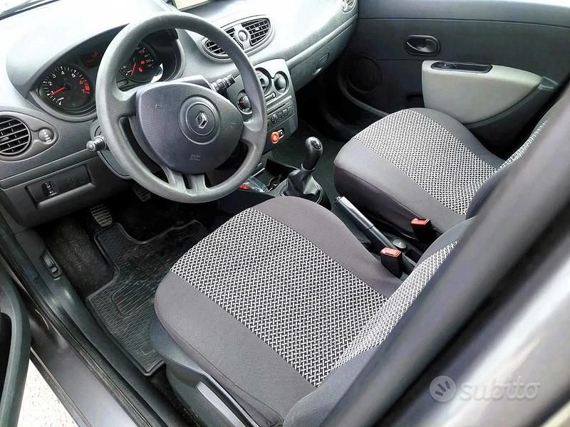 Usata Renault Clio IV Dynamique 75 CV (55 kW) 2012 Grigio Berlina