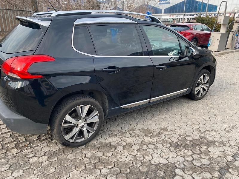 Usata Peugeot 2008 Allure 115 CV (84 kW) 2014 Nero SUV