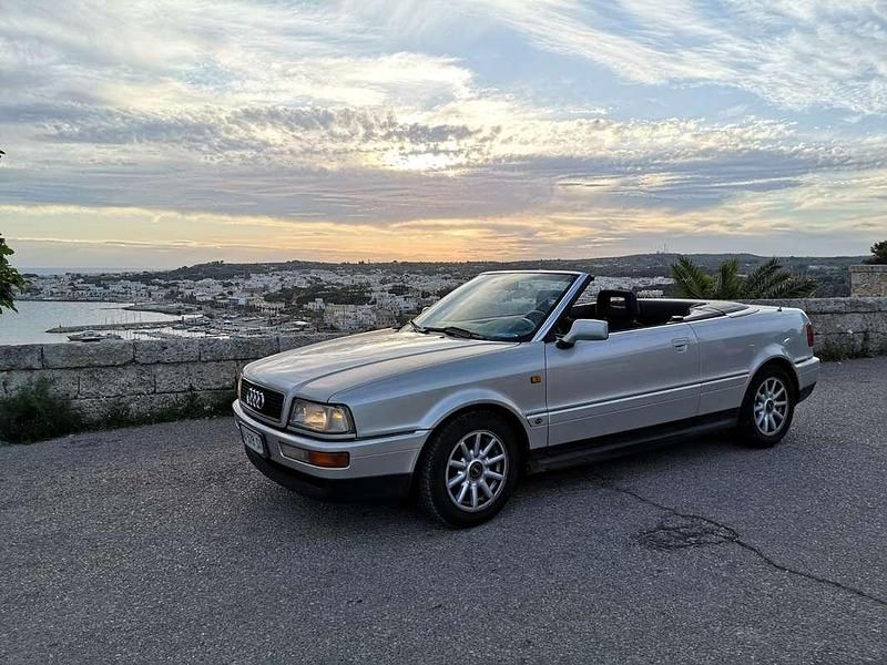 Usata Audi Cabriolet Ambiente 116 CV (85 kW) 1994 Argento Cabrio