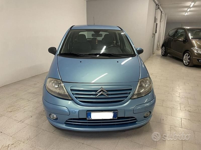 Begagnad Citroën C3 Exclusive 70 HK (51 kW) 2007 Blå Sedan