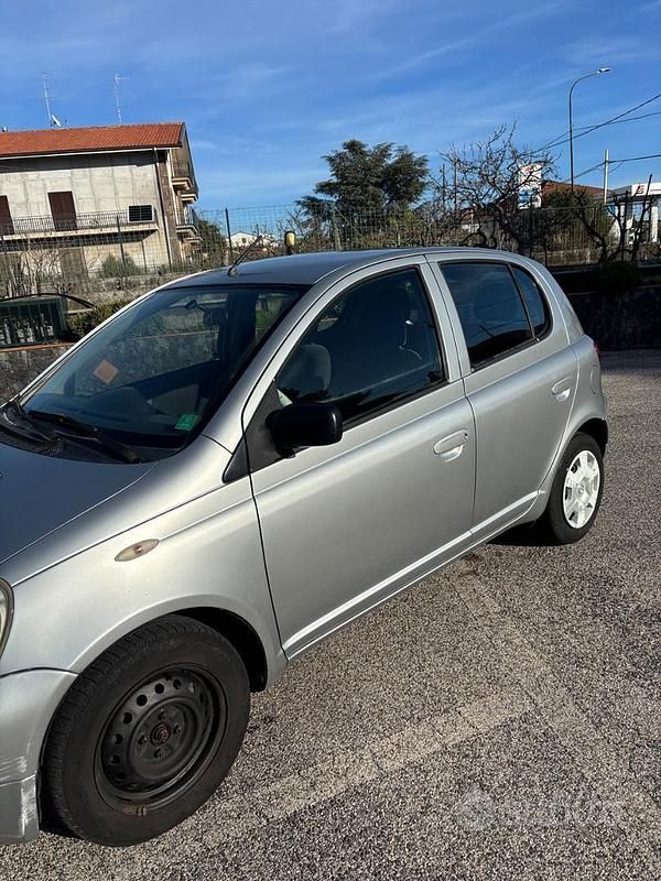 Usata Toyota Yaris 2001