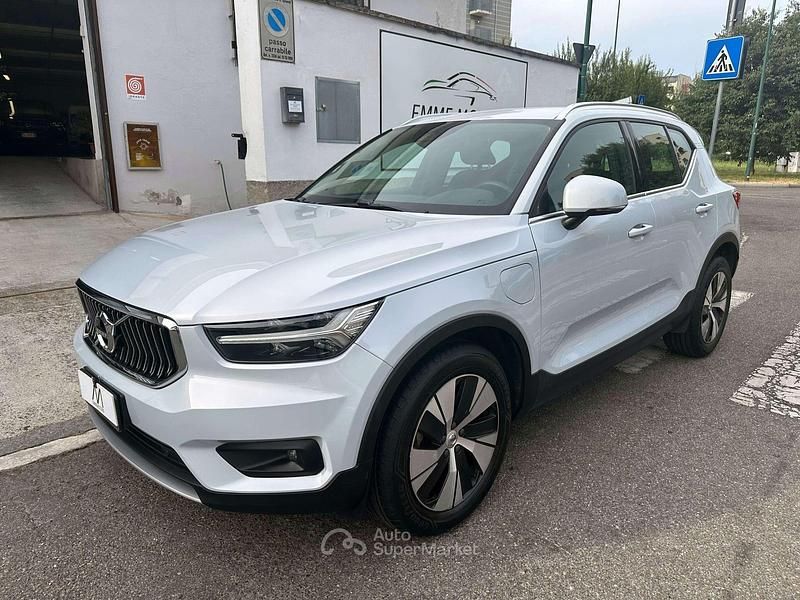 Glacier silver metallic Usata 2021 Volvo XC40 Inscription SUV | 28.500 € (Buon prezzo) - Immagine 1/4