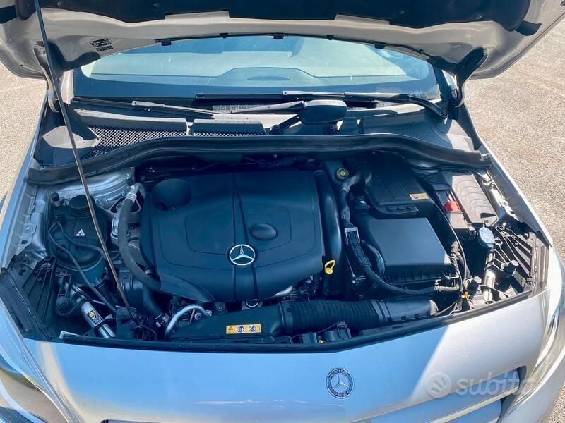 Usata Mercedes B200 136 CV (100 kW) 2013 Grigio Monovolume