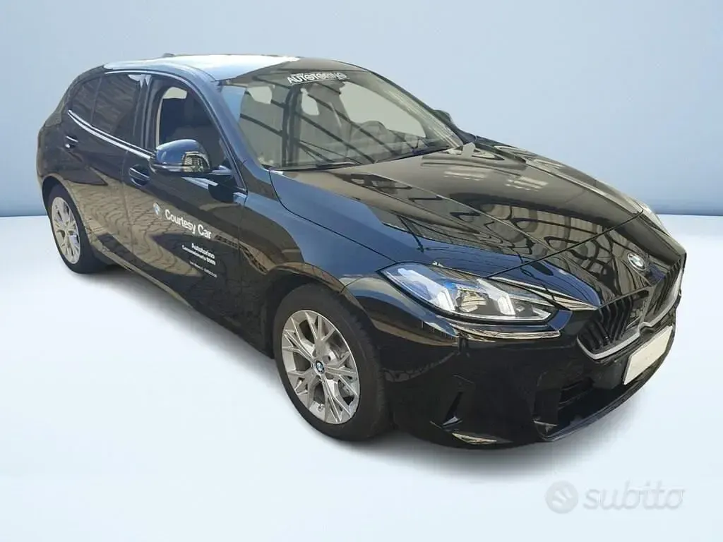 Usata BMW 120 150 CV (110 kW) 2025 Nero Utilitaria