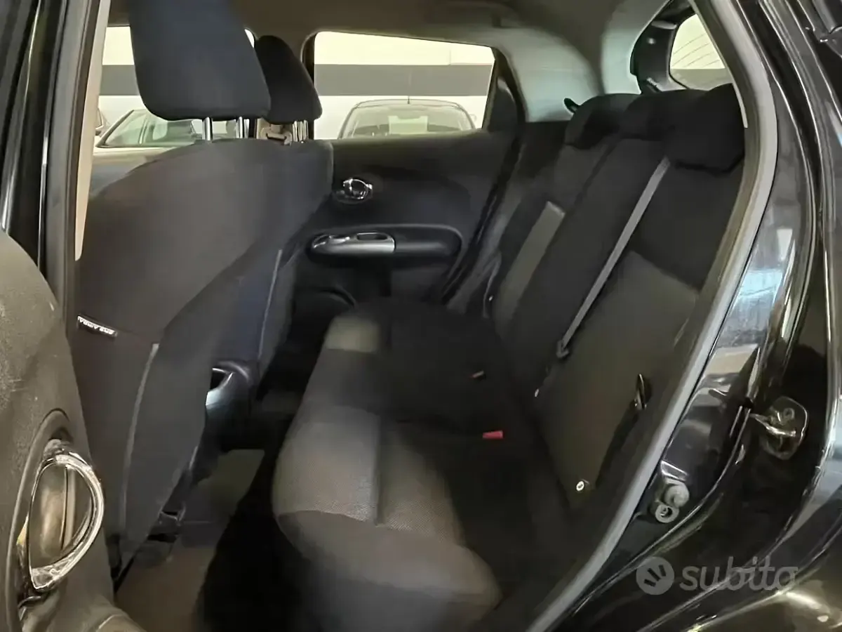 Usata Nissan Juke Tekna 110 CV (80 kW) 2013 Grigio SUV
